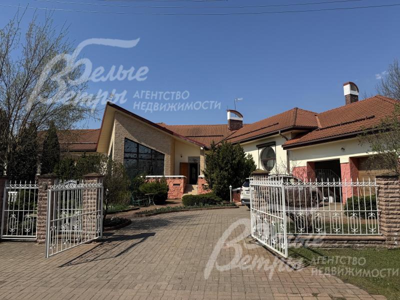 Въезд – через автоматические ворота