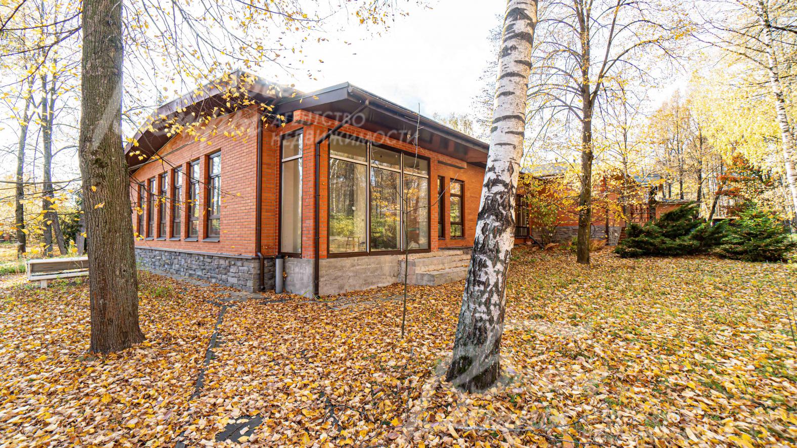 Вход во вторую часть дома