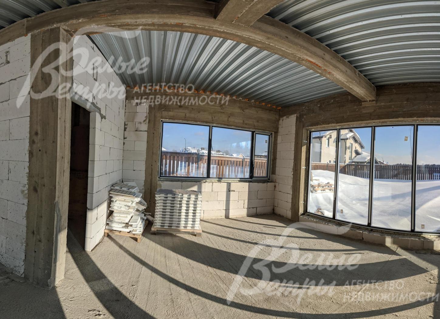 Кухня-столовая с выходом на крытую террасу