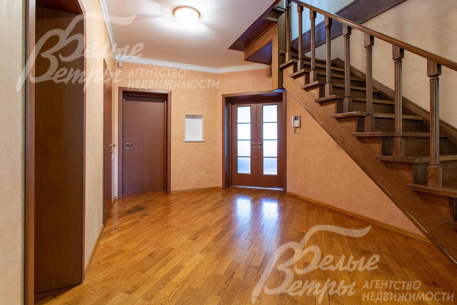 Лестница из массива дерева