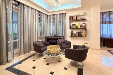 Дом, Величъ (д. Супонево ), 500&nbsp;кв.м