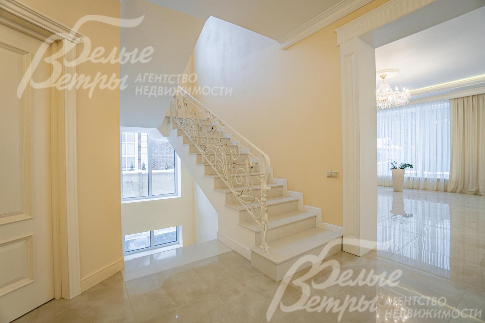 Ограждение и поручень лестницы - художественная ковка (ручная работа)