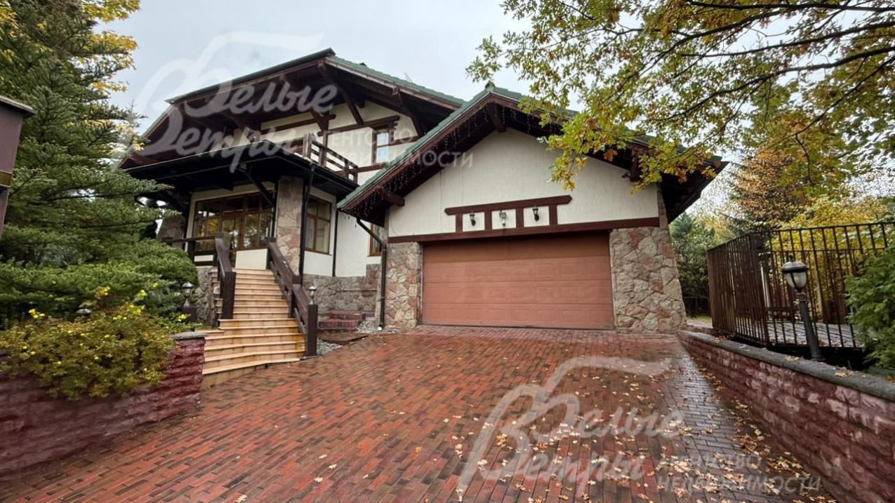 Дома в стиле Шале в поселке Времена года