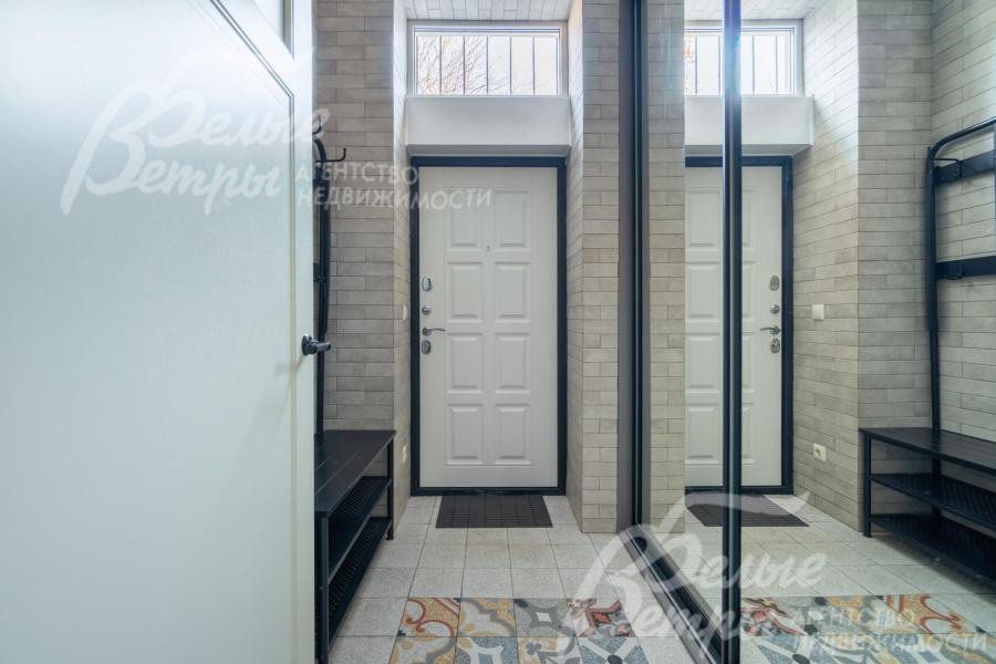 Прихожая со встроенным гардеробом