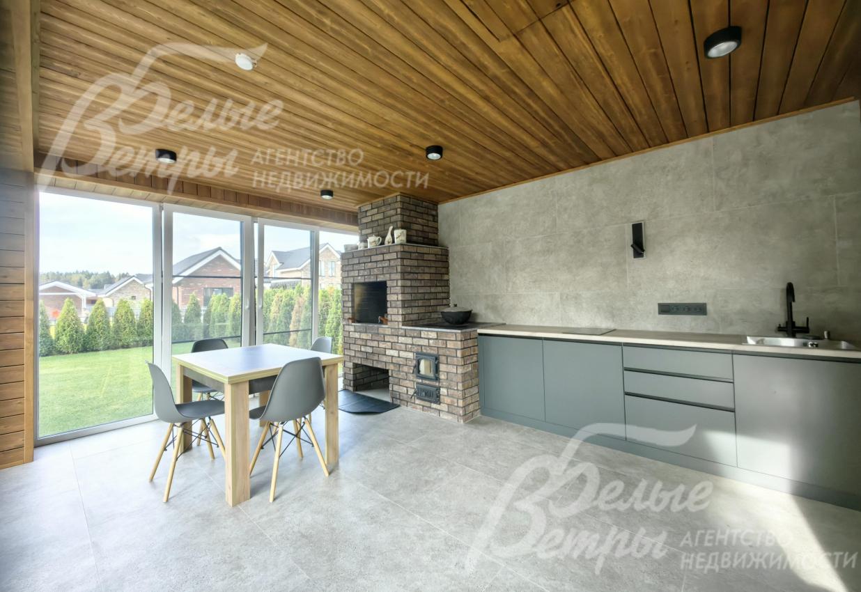 Просторная беседка с мангальной зоной