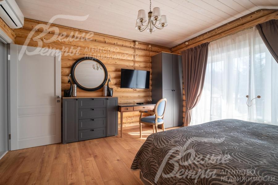 В каждой спальне второго этажа есть выход на собственный балкон