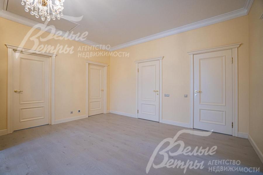 Премиальные двери из массива дуба, производитель - "Александровские двери", фурнитура AGB