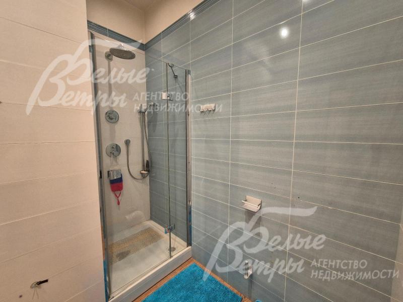 Санузел с душевой на 3-ем этаже.