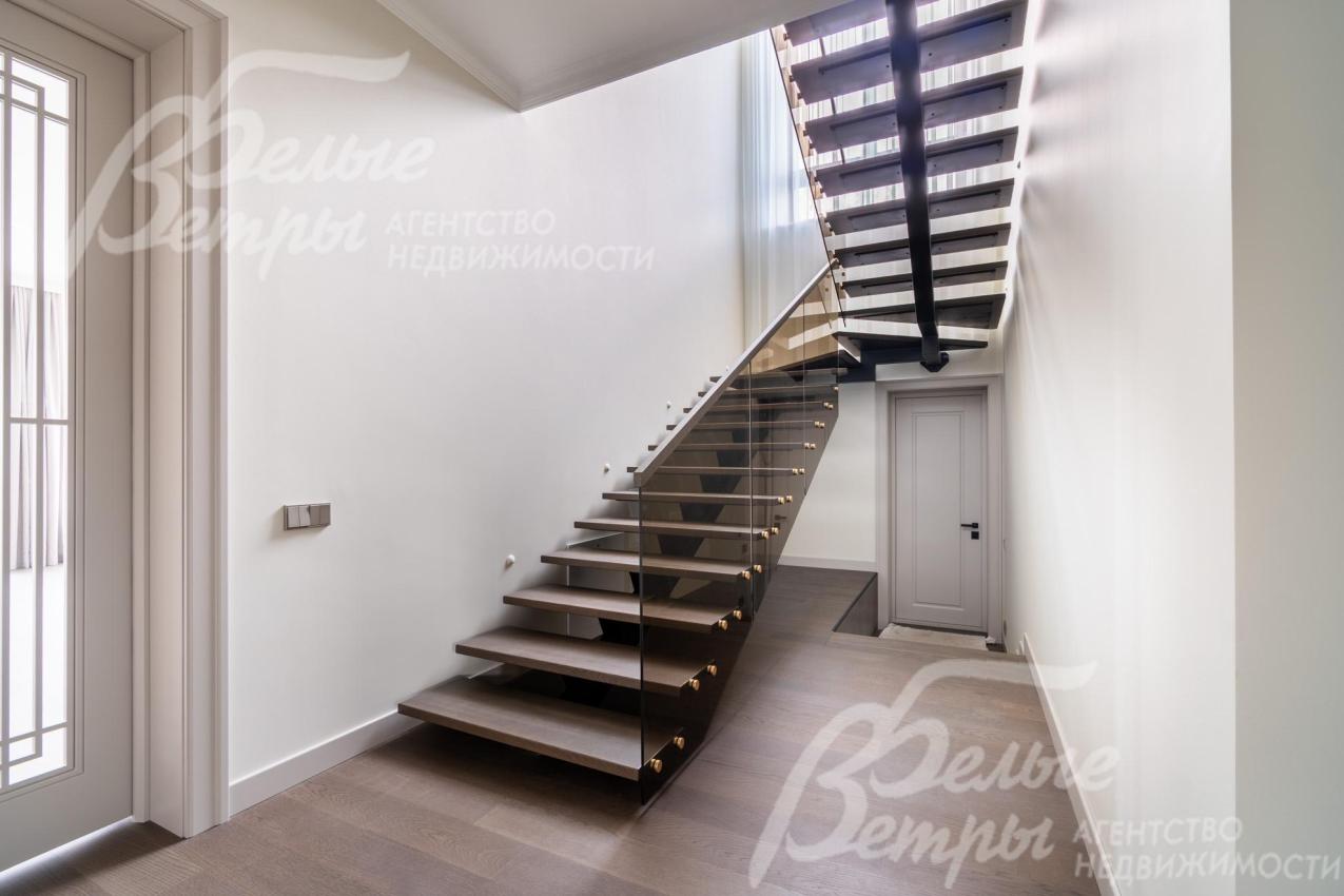 Парящая лестница на 2-ой этаж