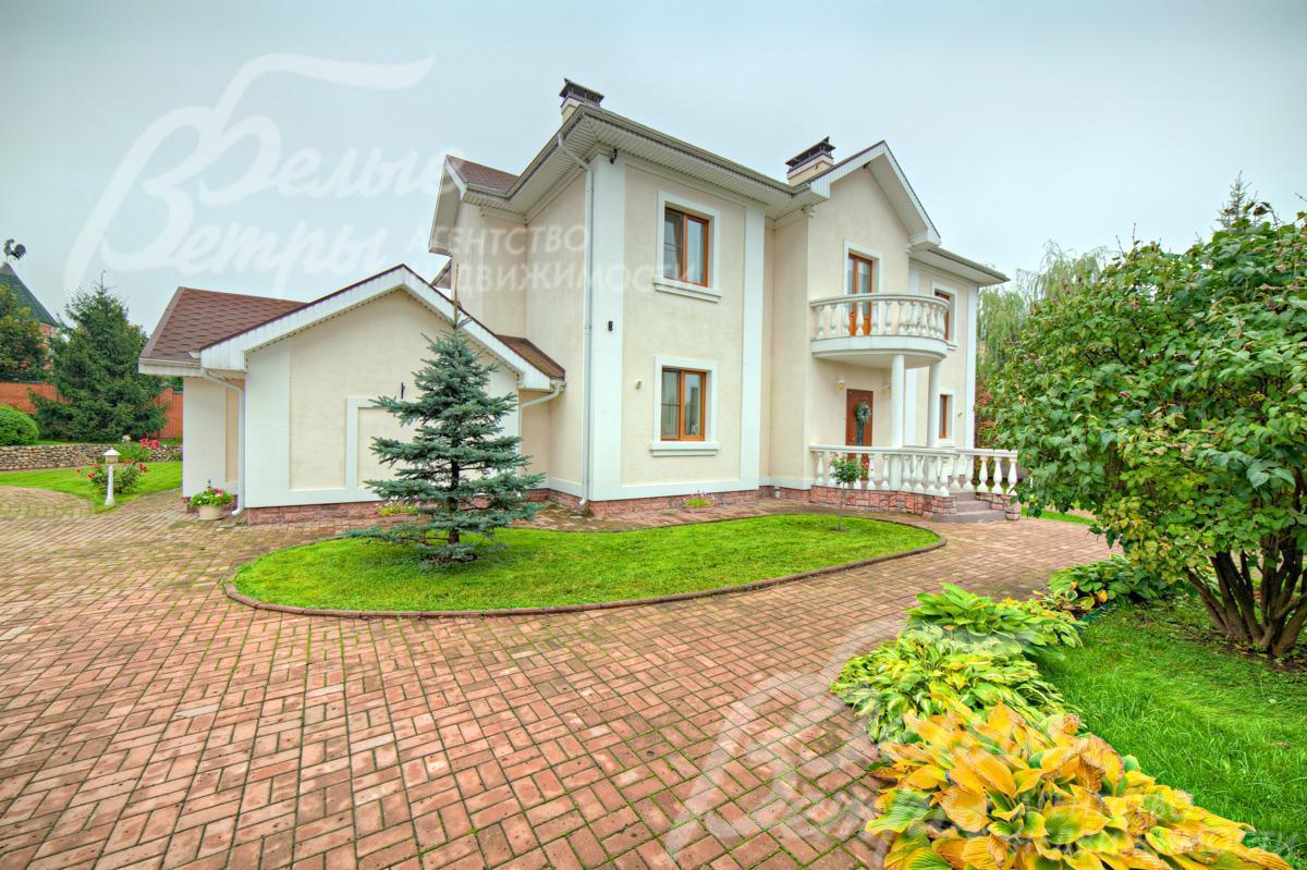 дорожки и гостевая парковка из брусчатки